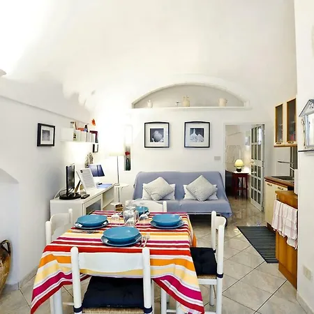 La Casina Fratti * 奥斯图尼